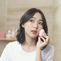 Ngoc hoa thich dung may rua mat laco